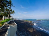 Villa Majapahit Raj, Accès à la plage